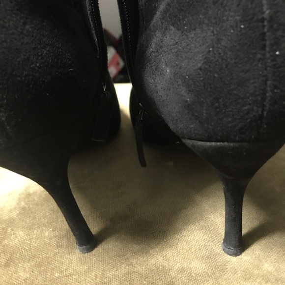 Nine West black booties!! - Picture 3 of 4